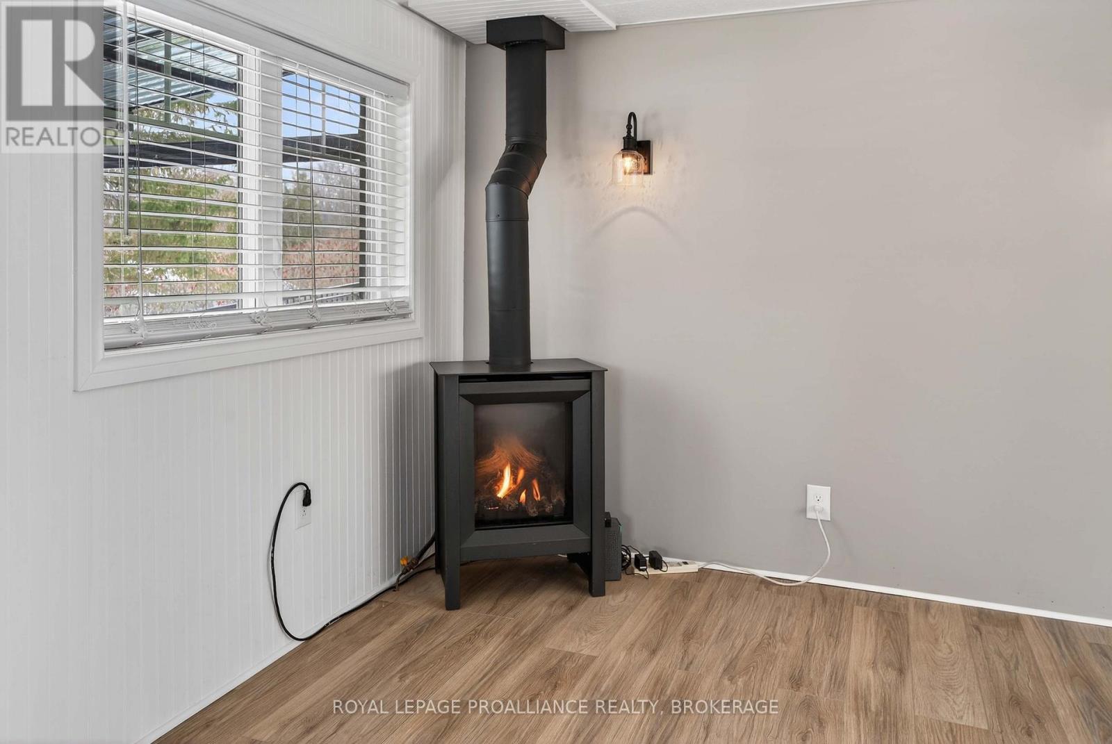 1040 ANTOINE ROAD - 15