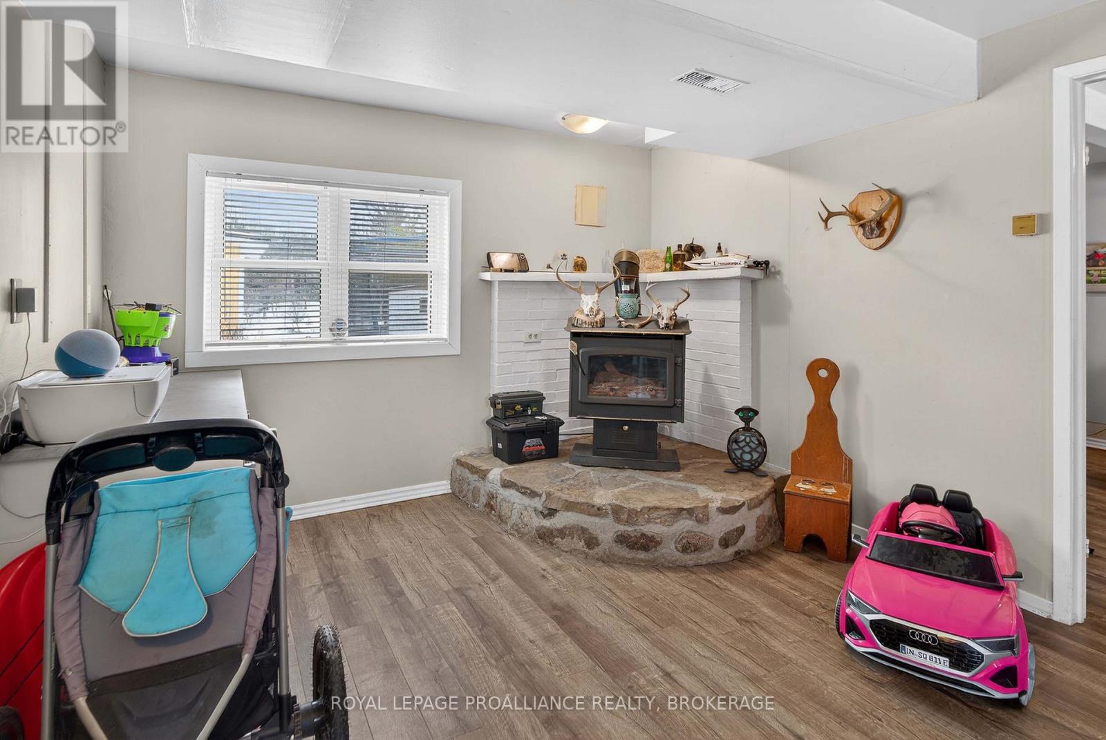 1040 ANTOINE ROAD - 25