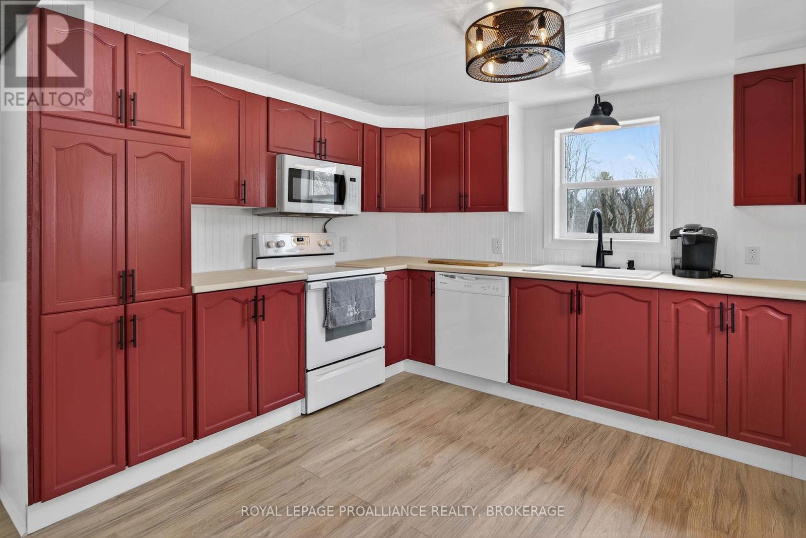1040 ANTOINE ROAD - 11