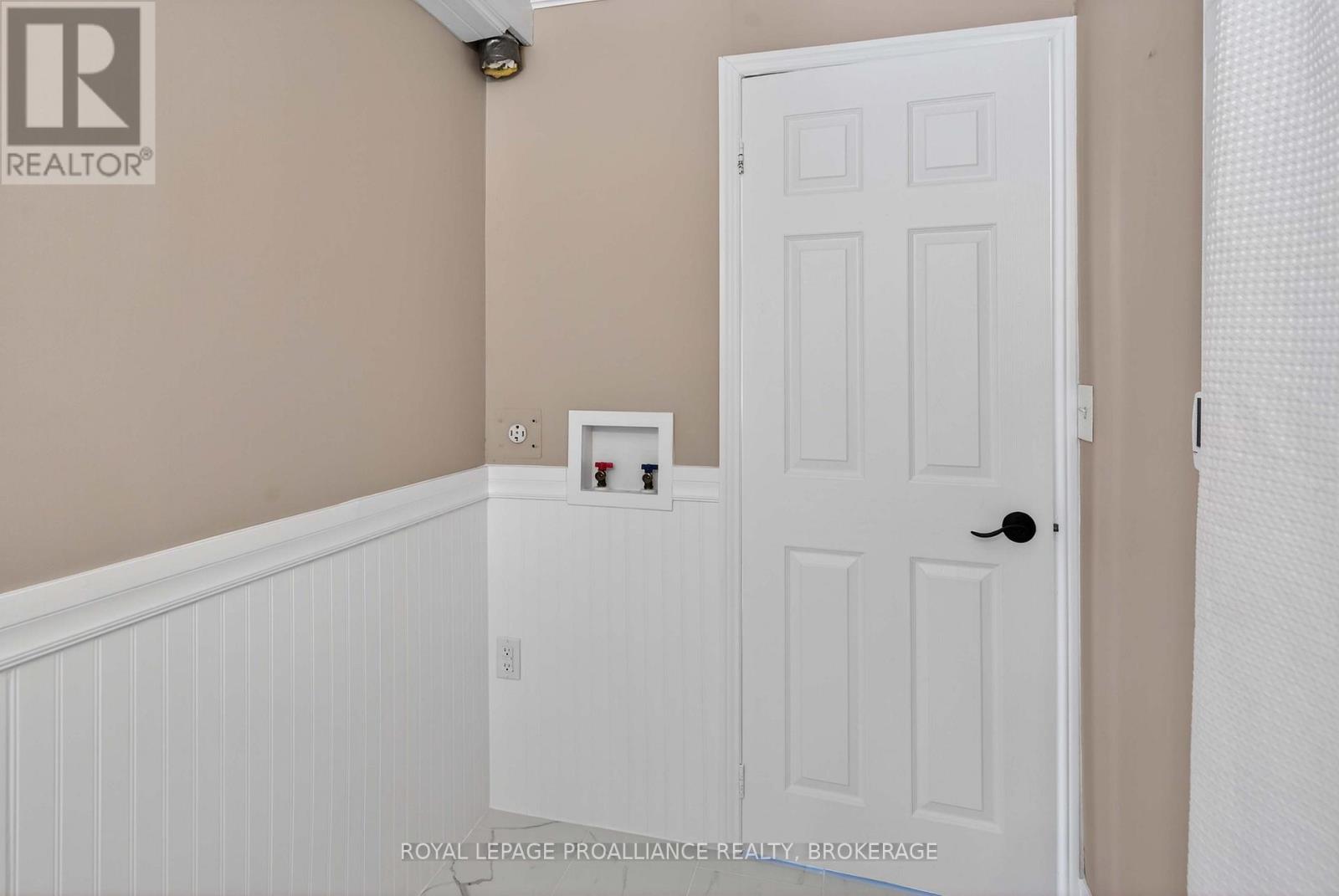 1040 ANTOINE ROAD - 19