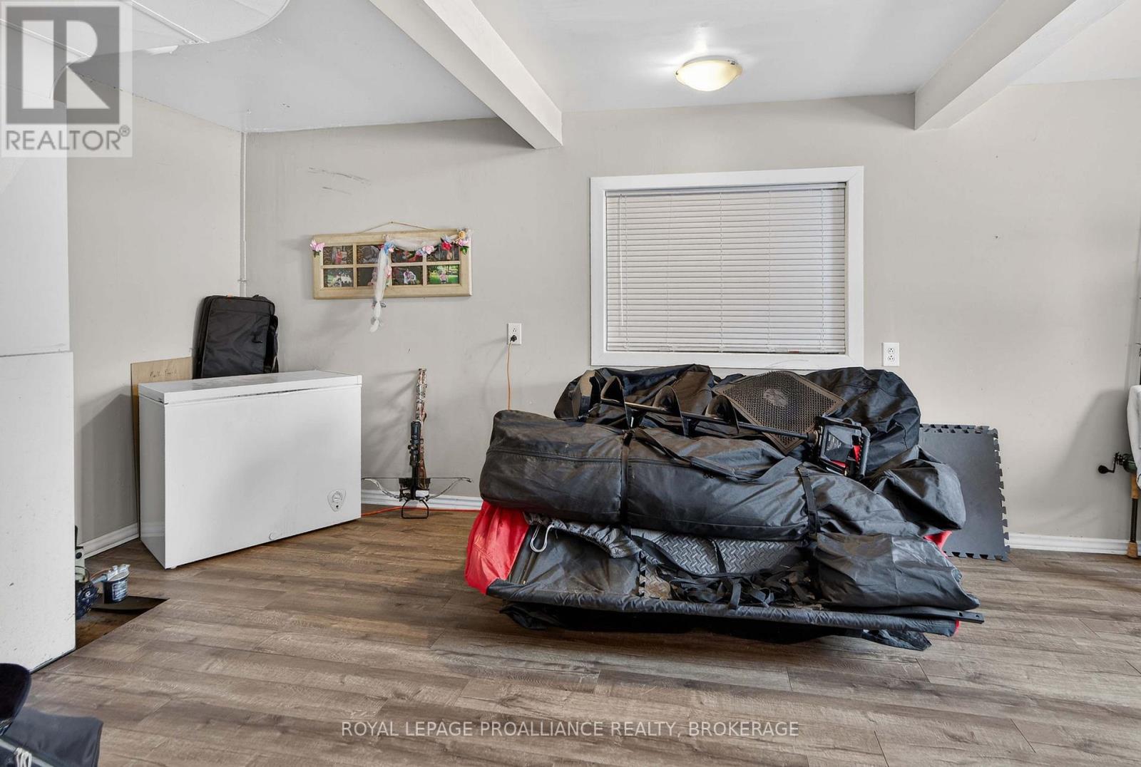 1040 ANTOINE ROAD - 27