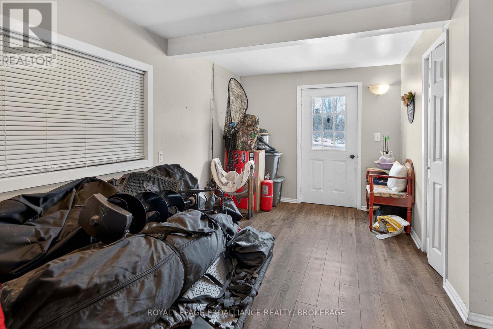 1040 ANTOINE ROAD - 28