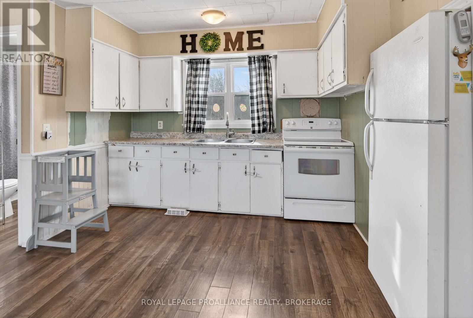1040 ANTOINE ROAD - 37