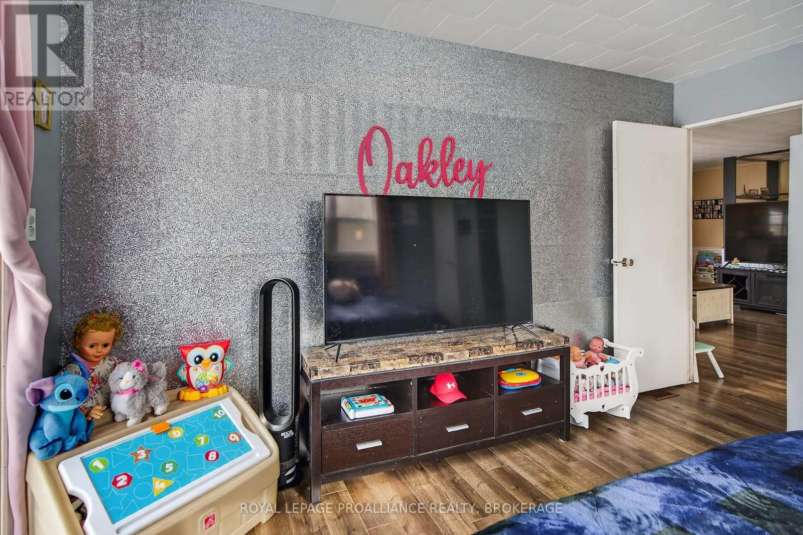1040 ANTOINE ROAD - 41