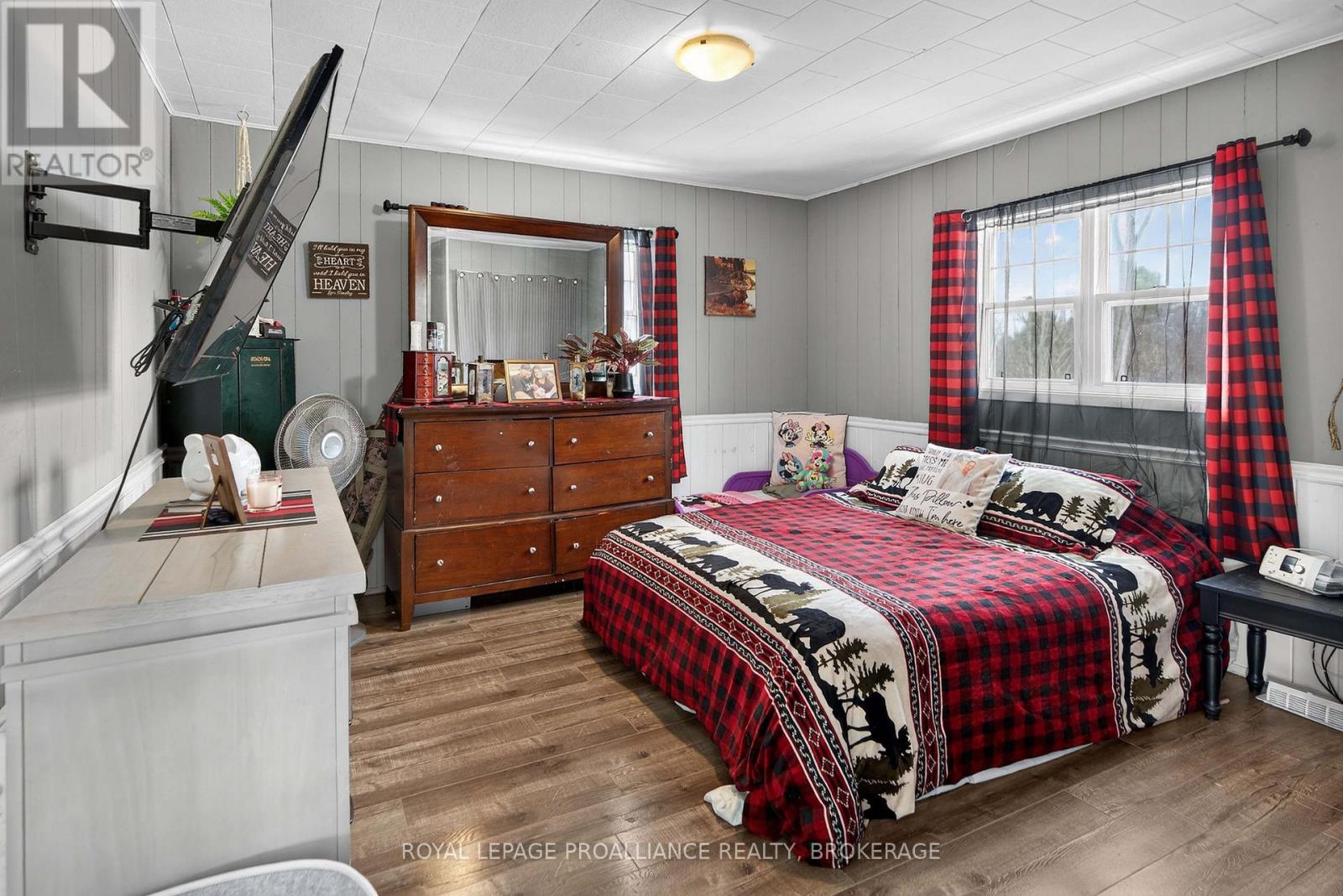 1040 ANTOINE ROAD - 42