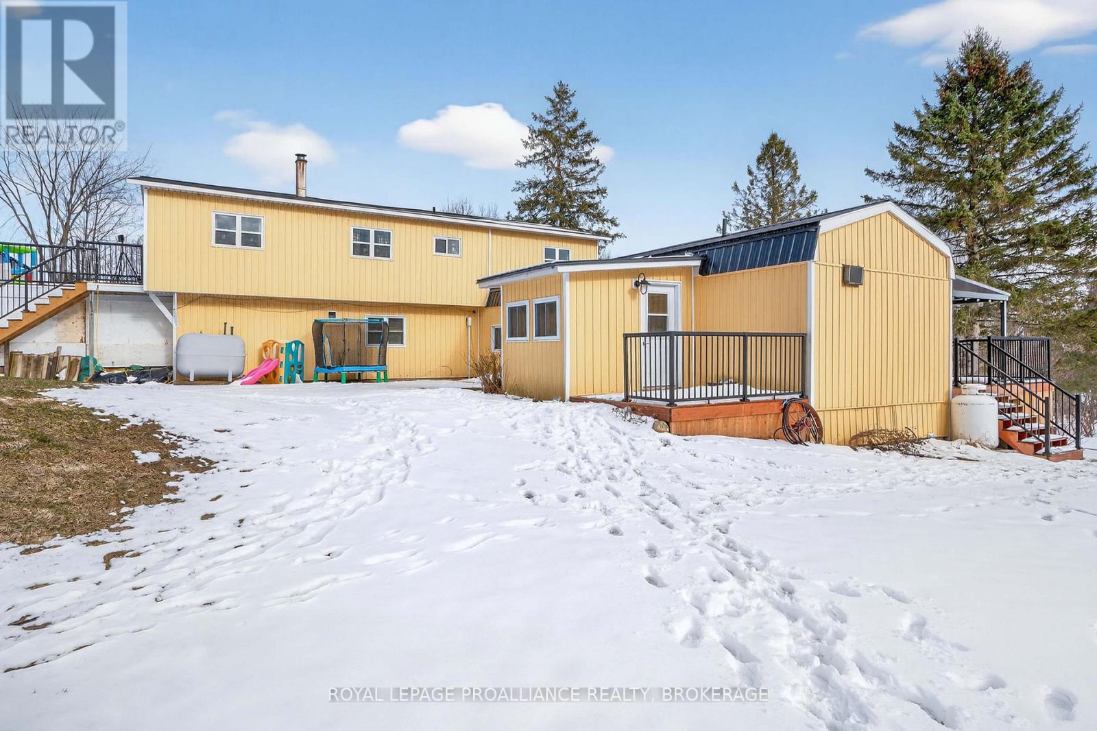 1040 ANTOINE ROAD - 46