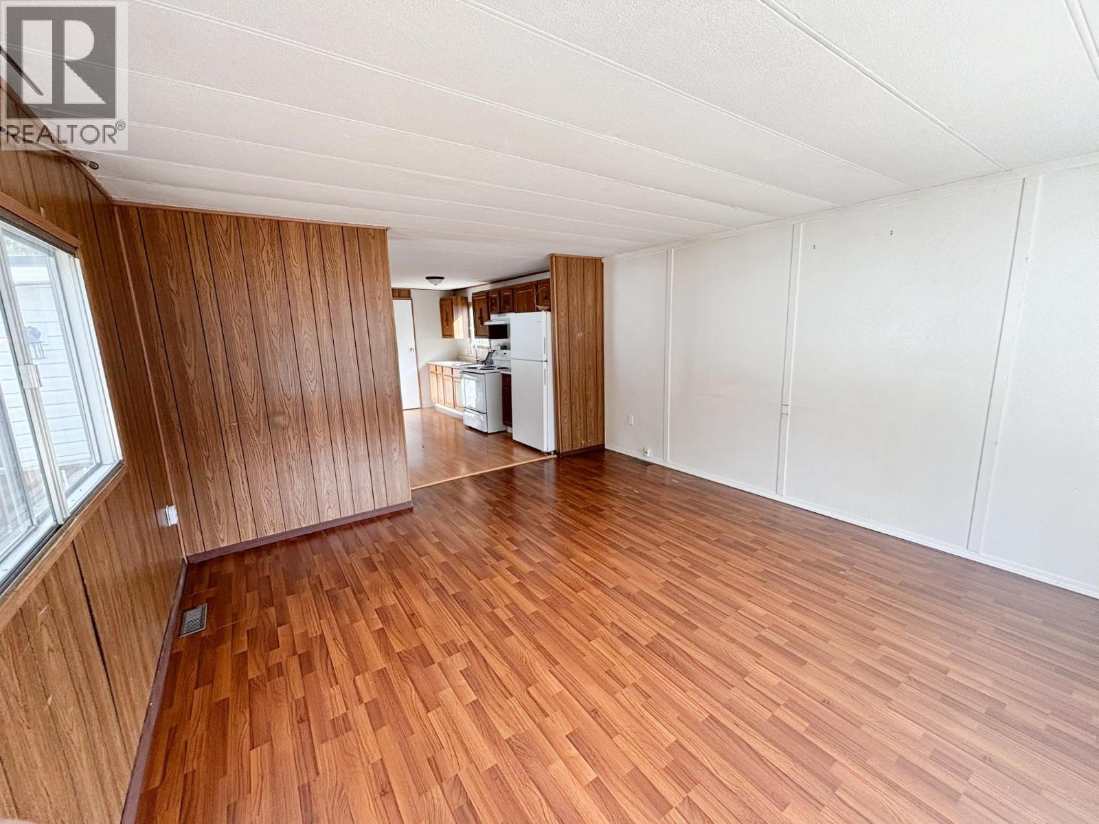 5 Royal Oak Drive Unit# 5, Salmo