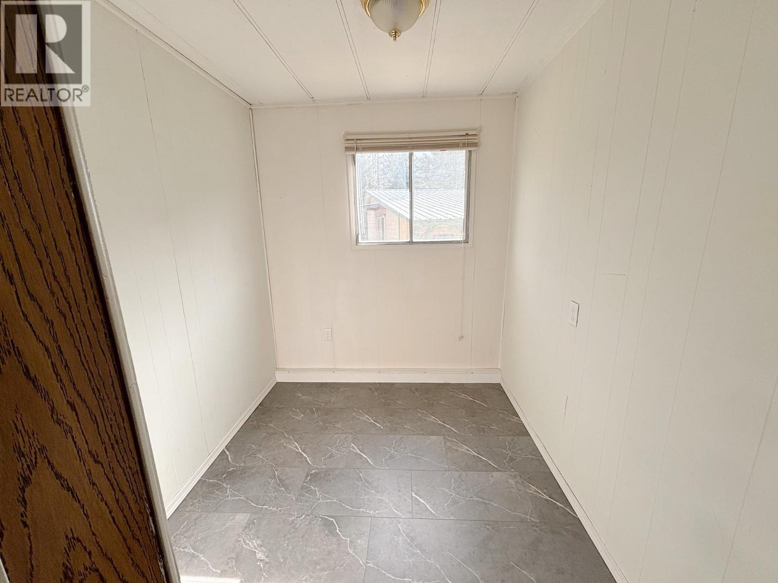 5 Royal Oak Drive Unit# 5, Salmo