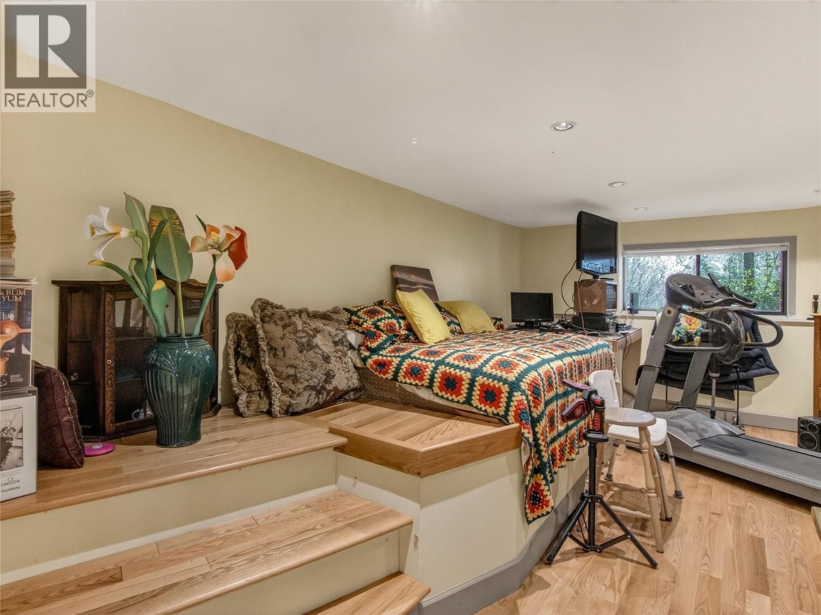 1910 Sutherland Road, Penticton