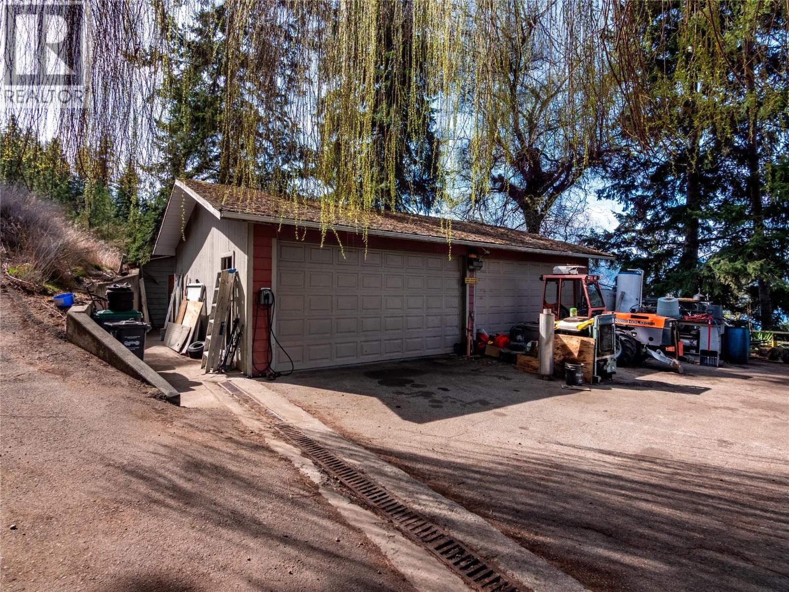 1910 Sutherland Road, Penticton