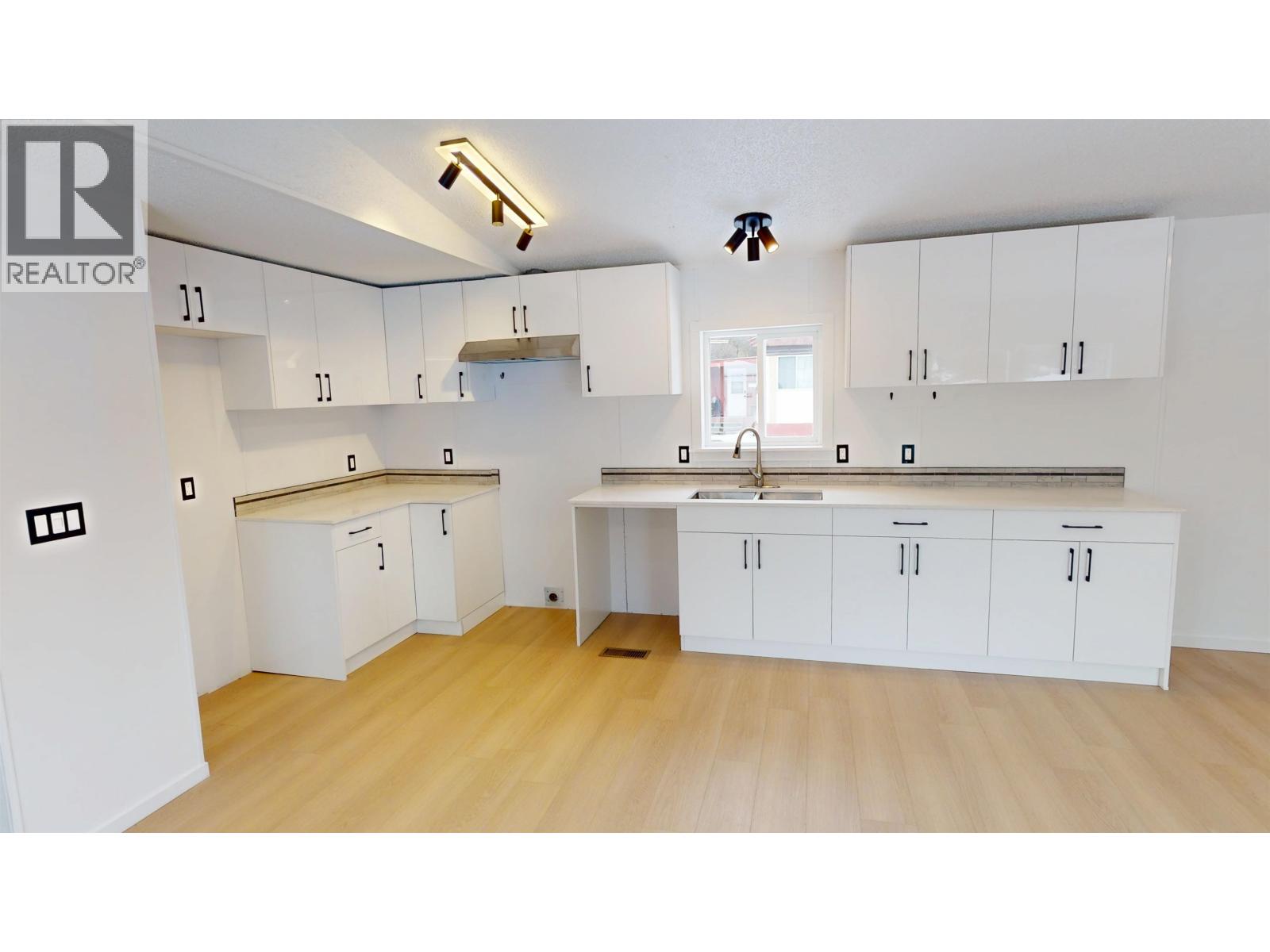 #24 654 NORTH FRASER DRIVE - 5