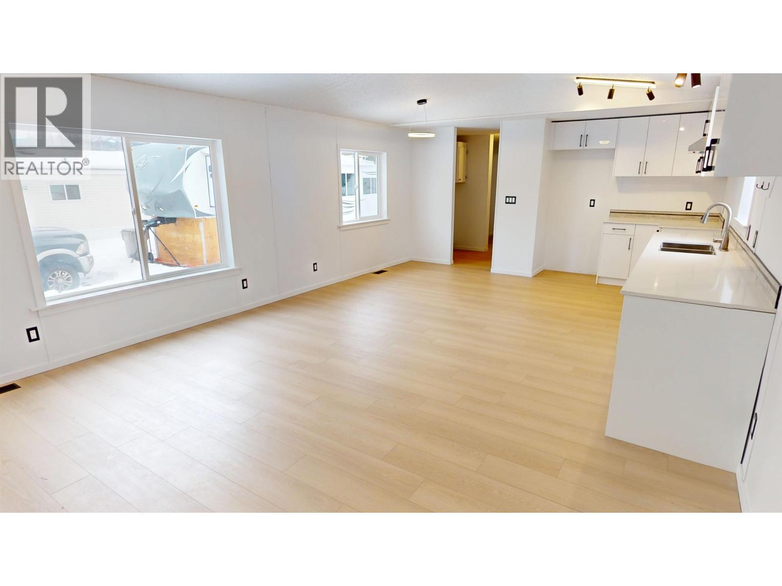 #24 654 NORTH FRASER DRIVE - 7