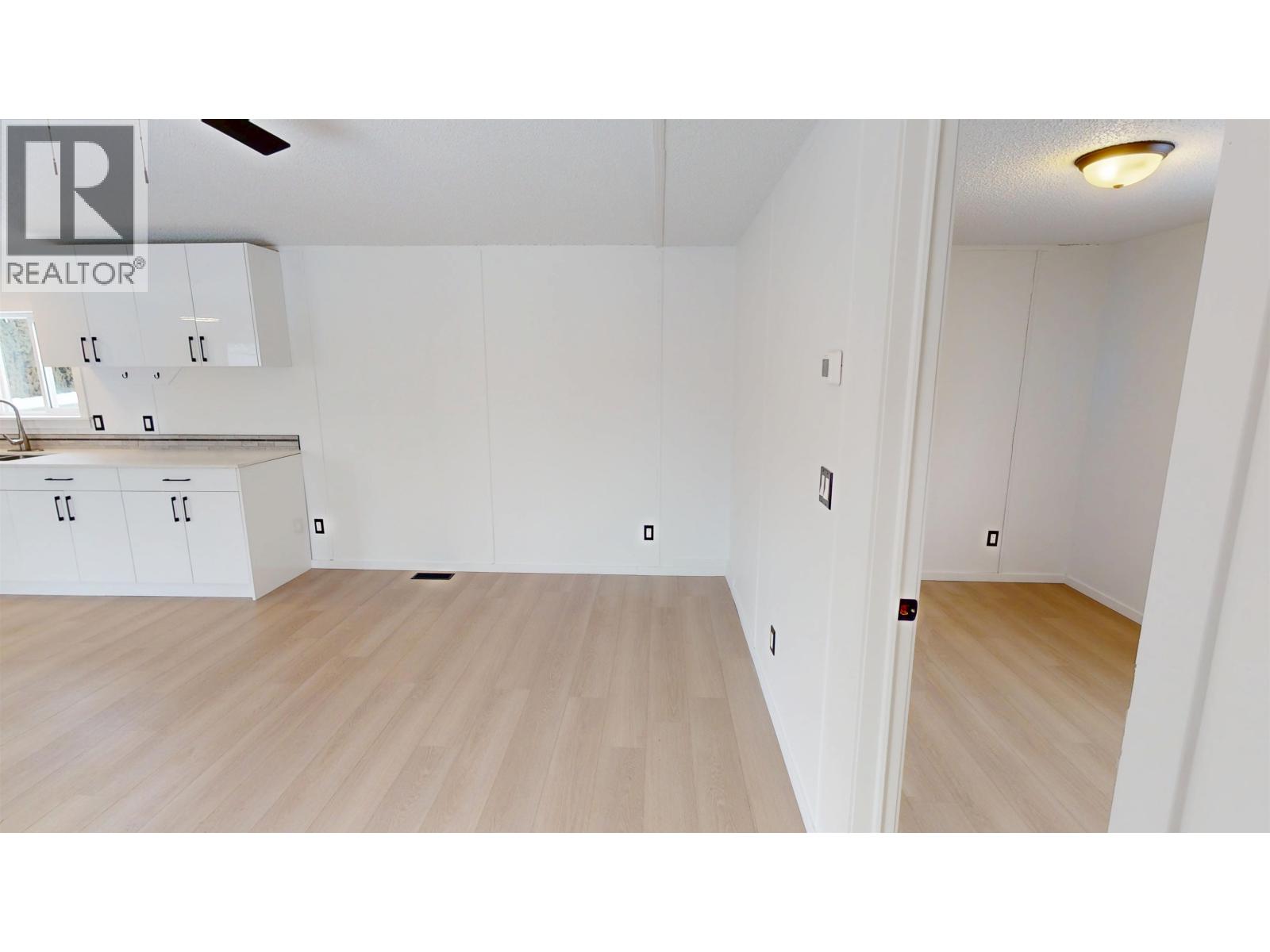 #24 654 NORTH FRASER DRIVE - 13