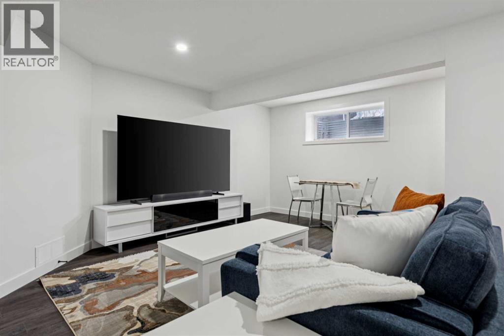 Single Family House for Sale in  Chapalina Place SE Chaparral Calgary 