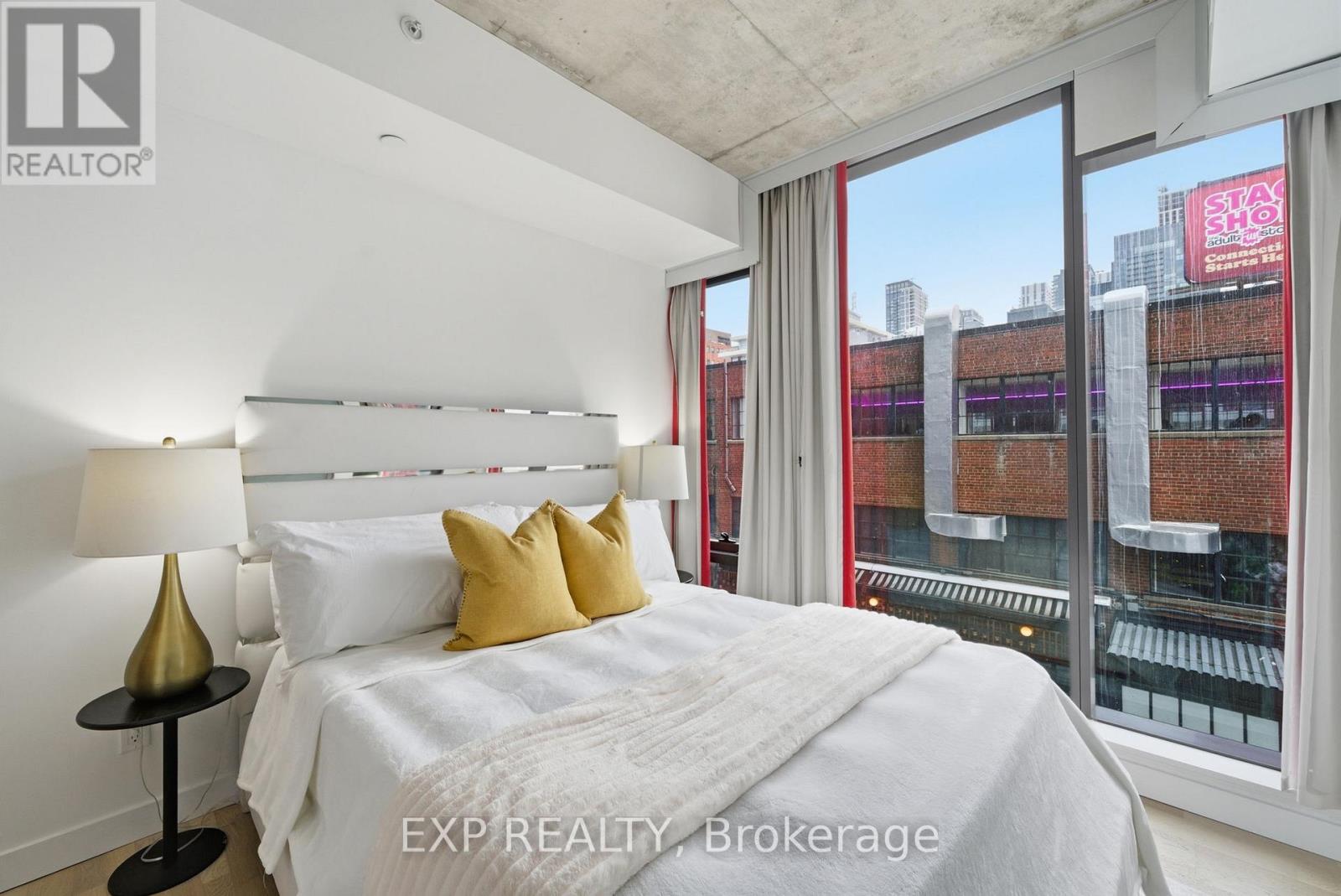 213 – 560 KING STREET W,Toronto (Waterfront Communities),,