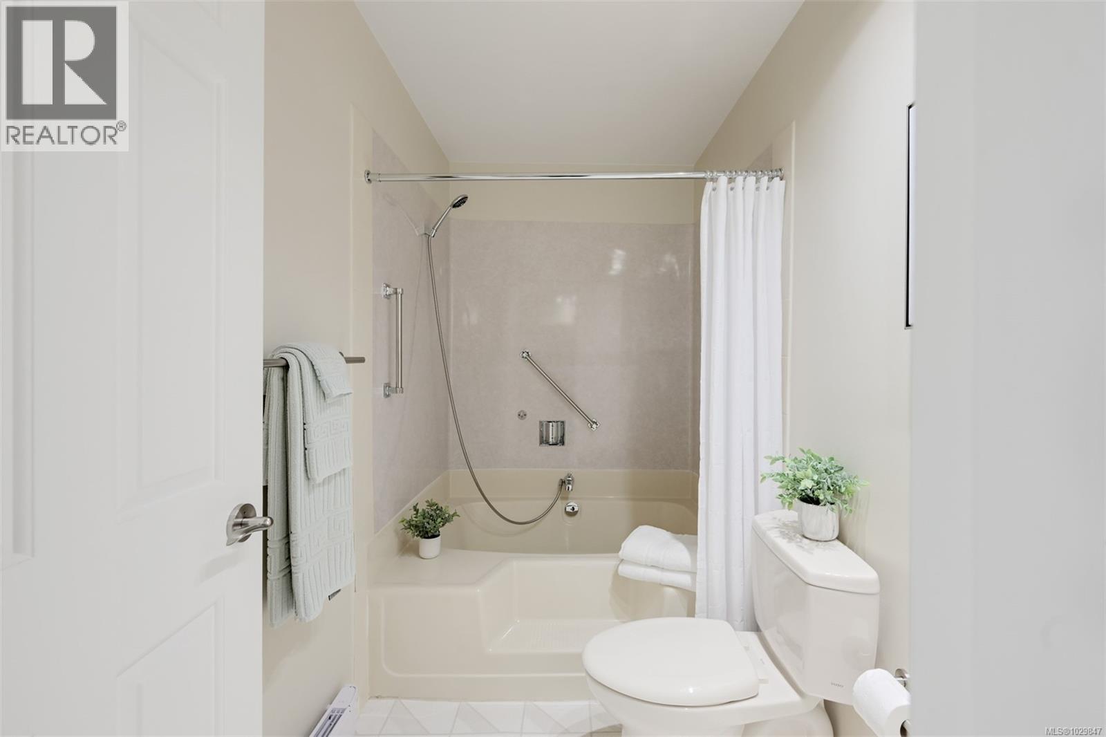 401 1204 Fairfield Road, Victoria