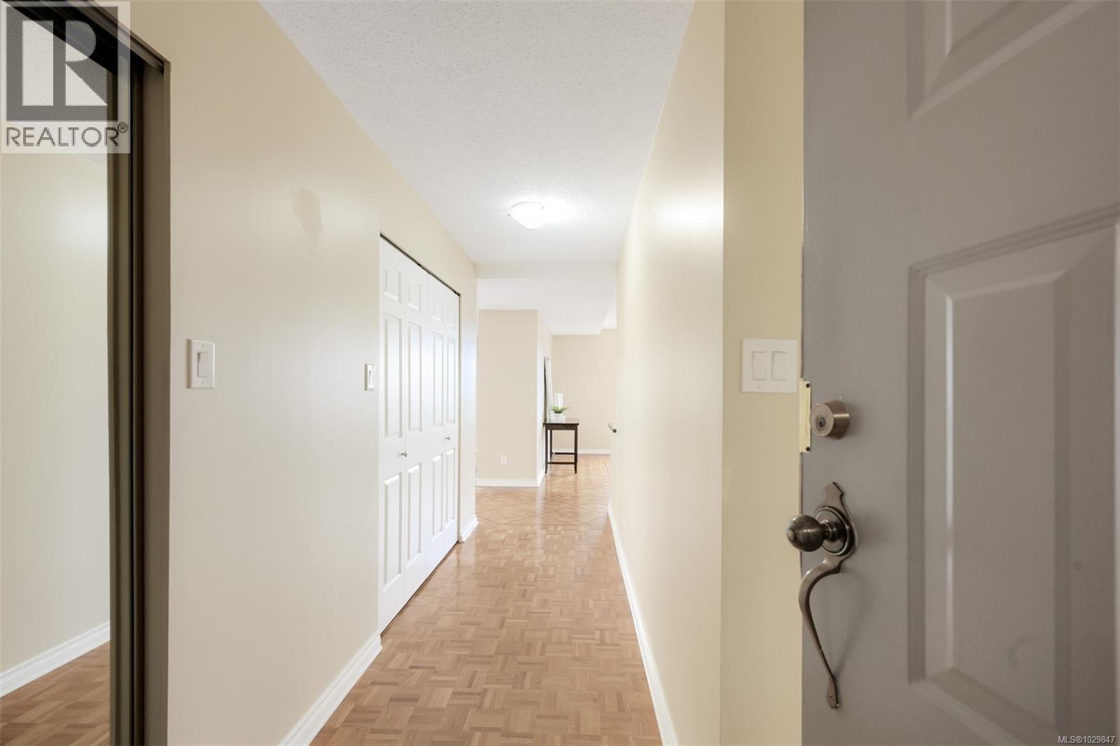 401 1204 Fairfield Road, Victoria