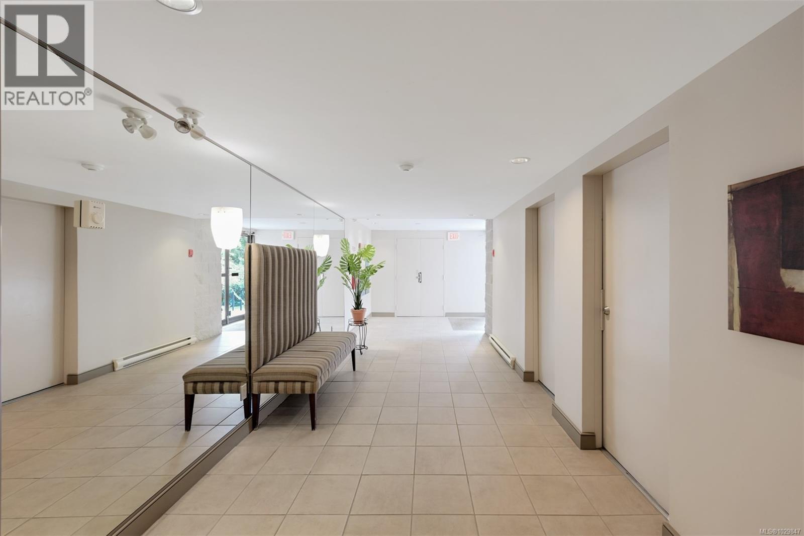 401 1204 Fairfield Road, Victoria