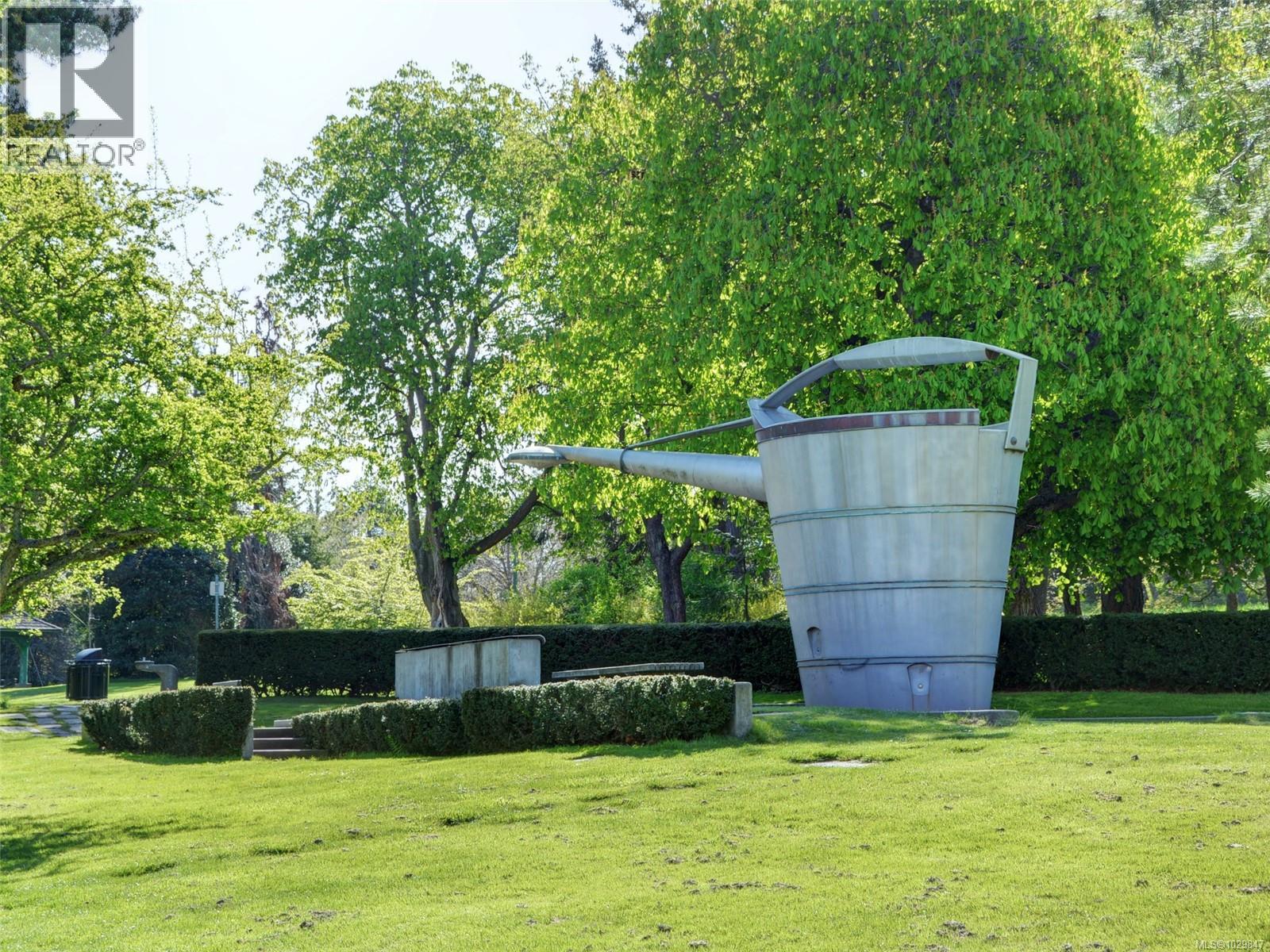 401 1204 Fairfield Road, Victoria