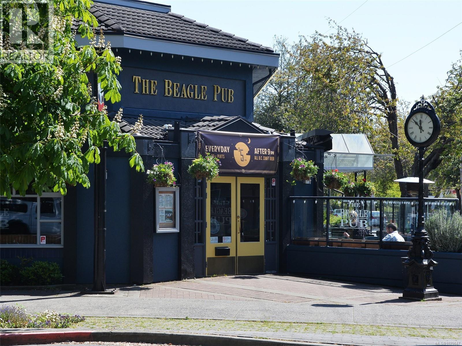 401 1204 Fairfield Road, Victoria