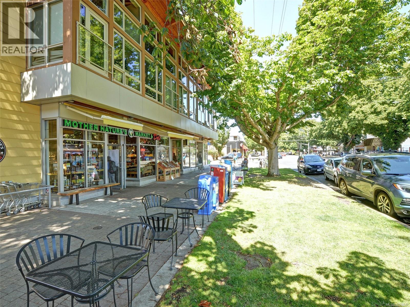 401 1204 Fairfield Road, Victoria