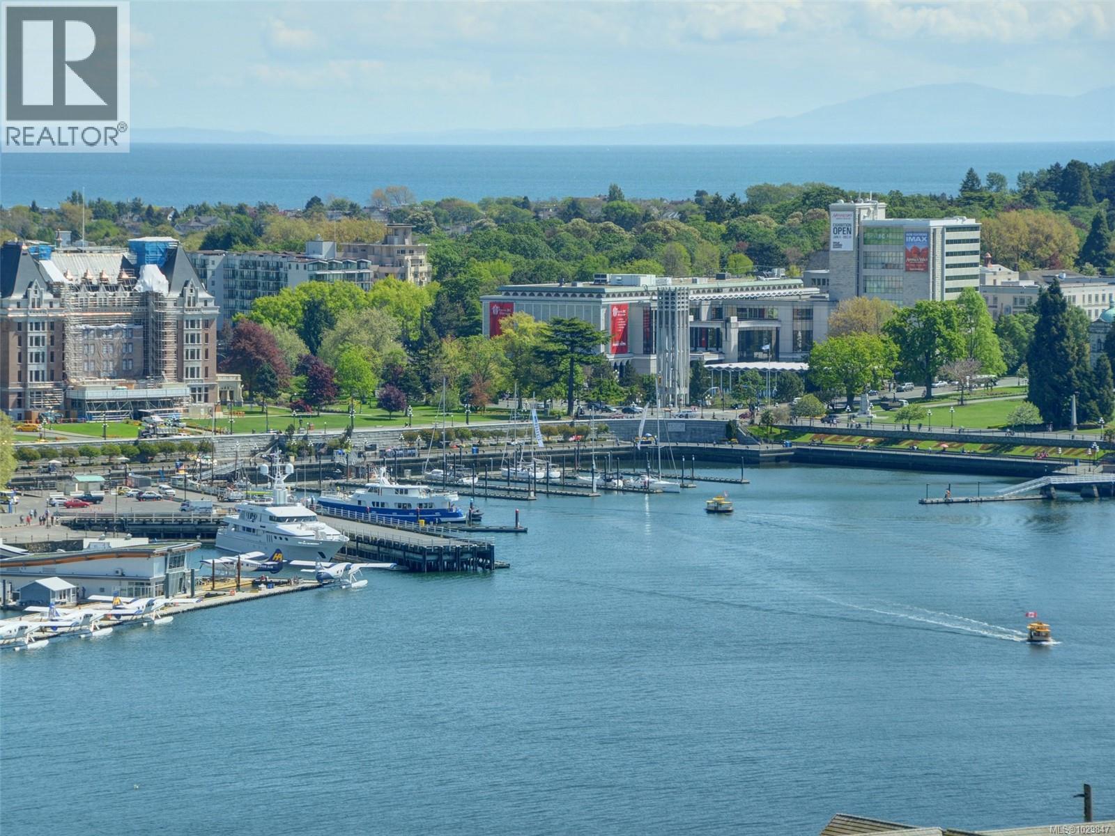 401 1204 Fairfield Road, Victoria