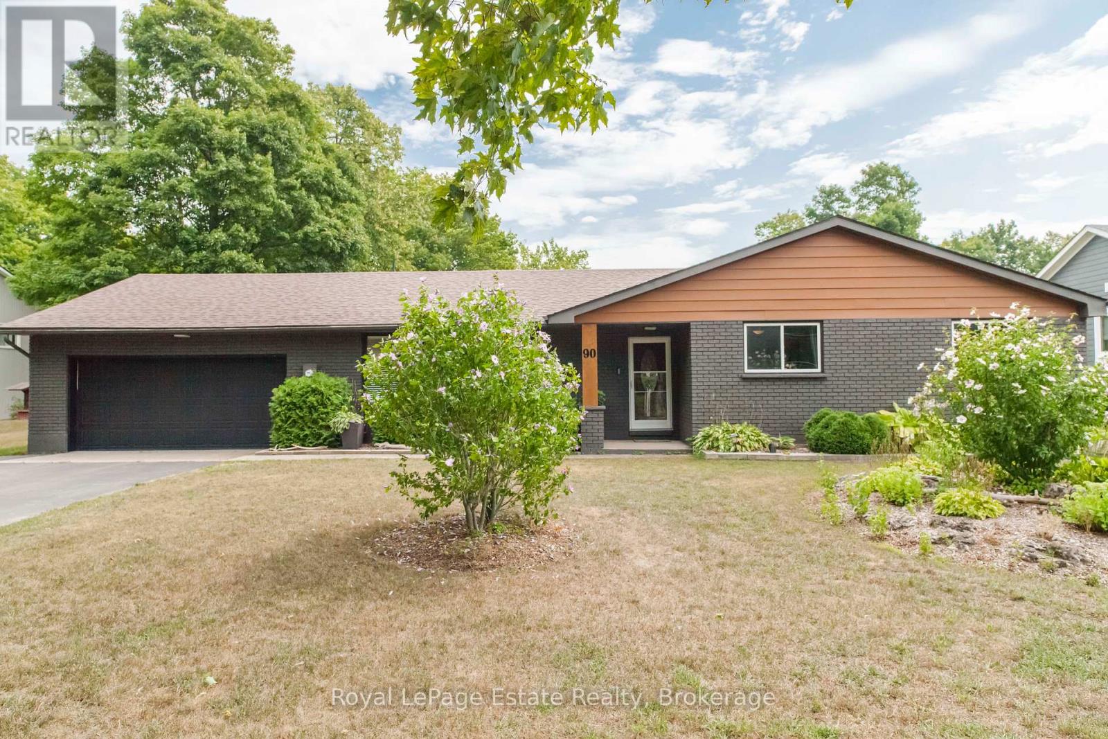 90 CARSON LAKE CRESCENT