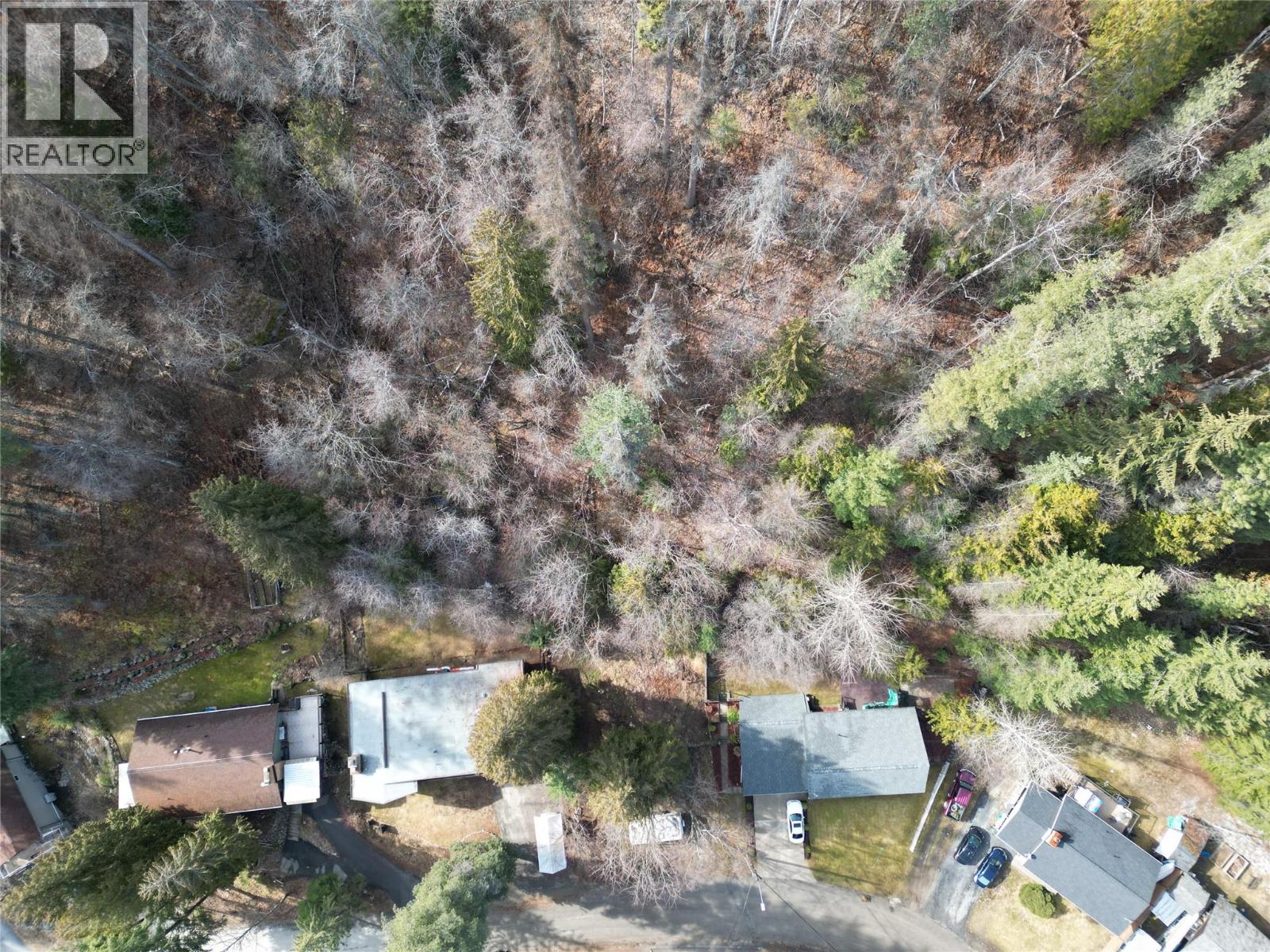 800 LYNNWOOD CRESCENT - 6