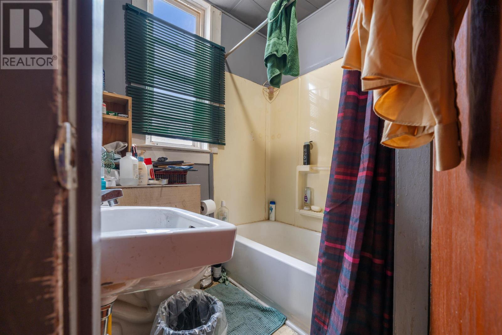 Property 26 of 40 of 277 MacLean Street