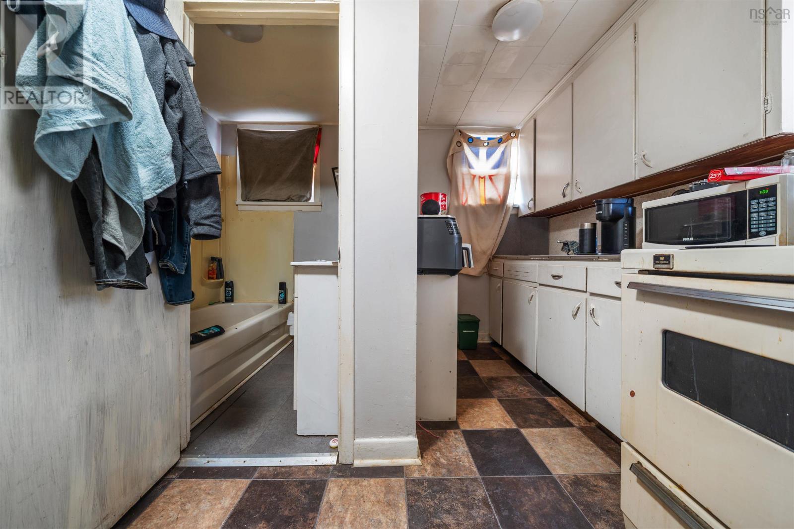 Property 16 of 40 of 277 MacLean Street