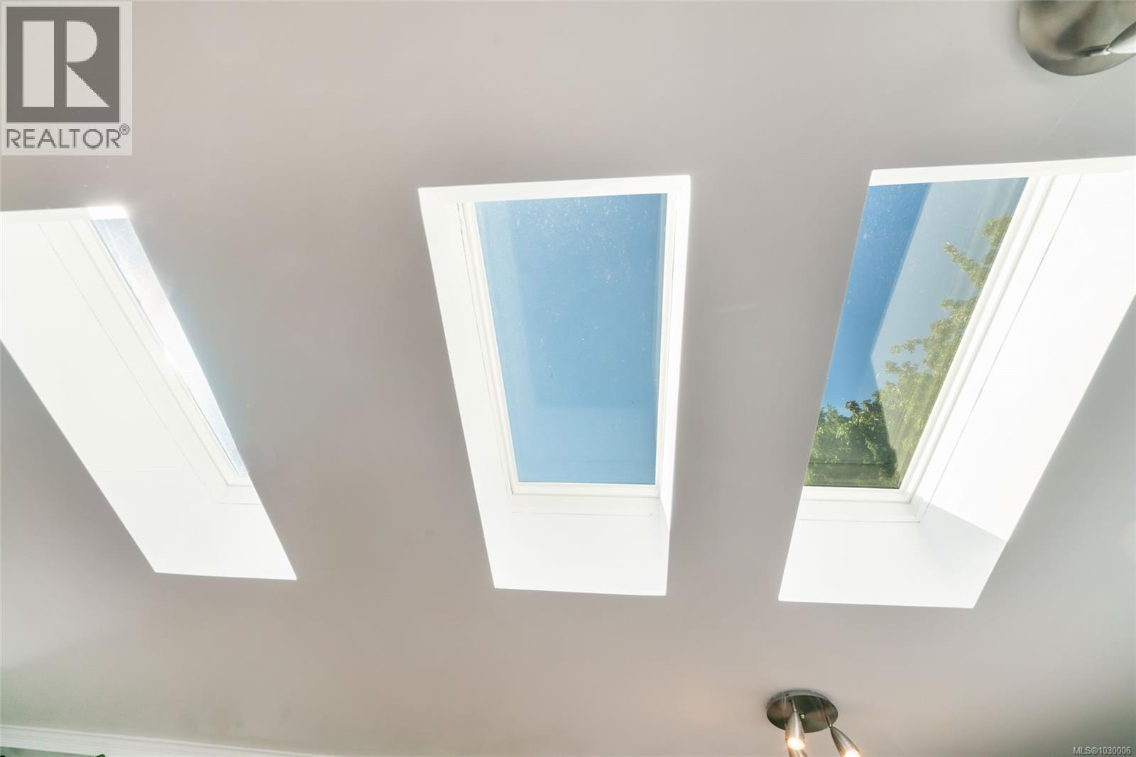 #76 971 DOUGLAS AVE - 26