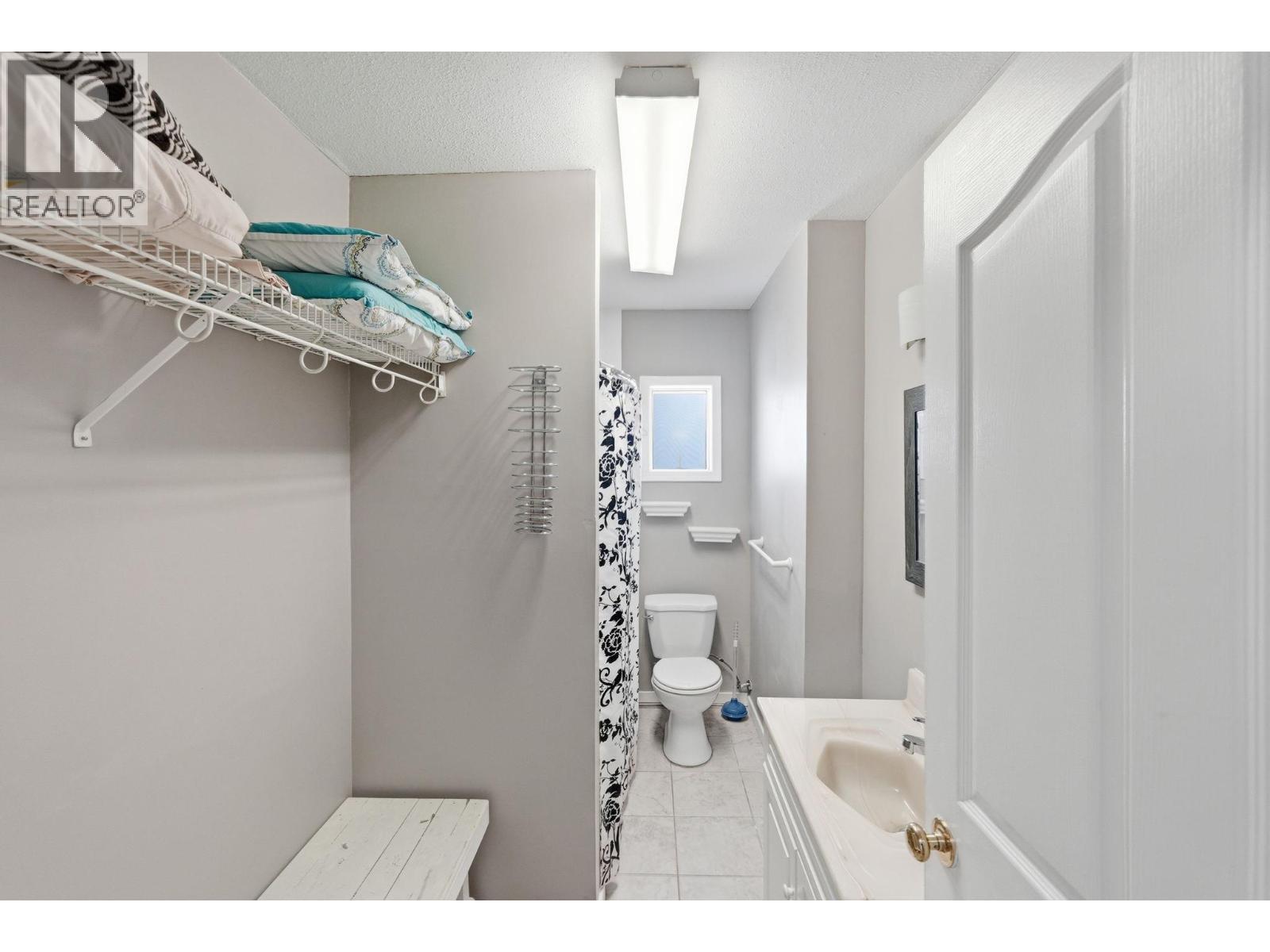 6251 Renfrew Road, Peachland