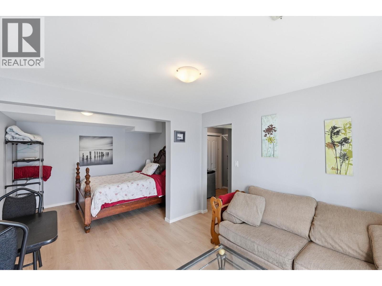 6251 Renfrew Road - 21