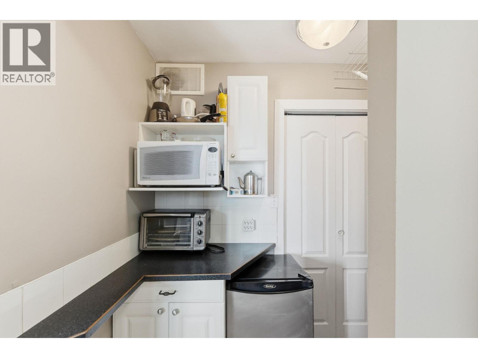 6251 Renfrew Road - 23
