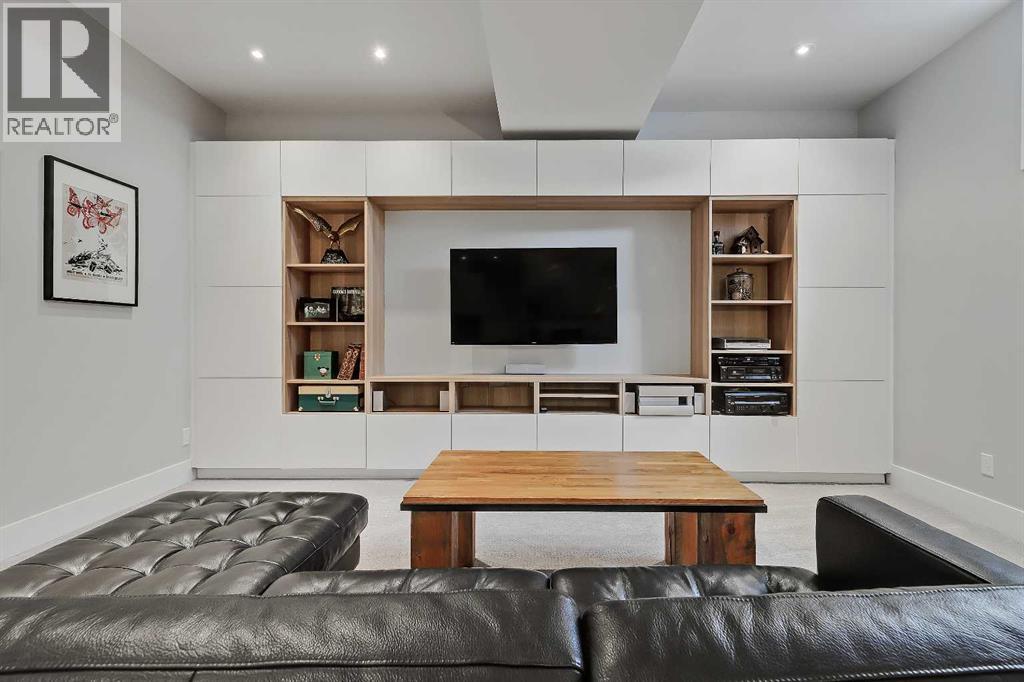 Single Family House for Sale in   Avenue NW Montgomery Calgary 