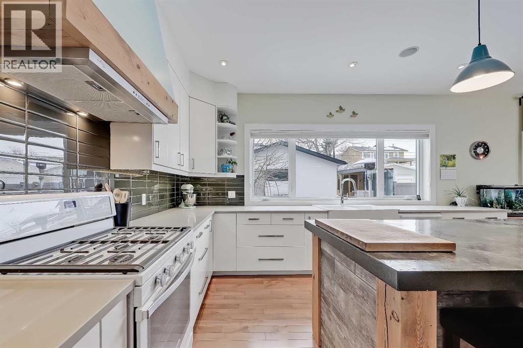 Single Family House for Sale in   Avenue NW Montgomery Calgary 