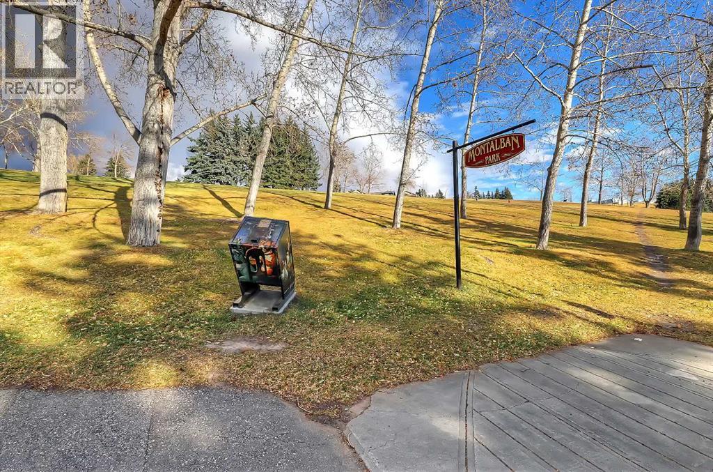 Single Family House for Sale in   Avenue NW Montgomery Calgary 