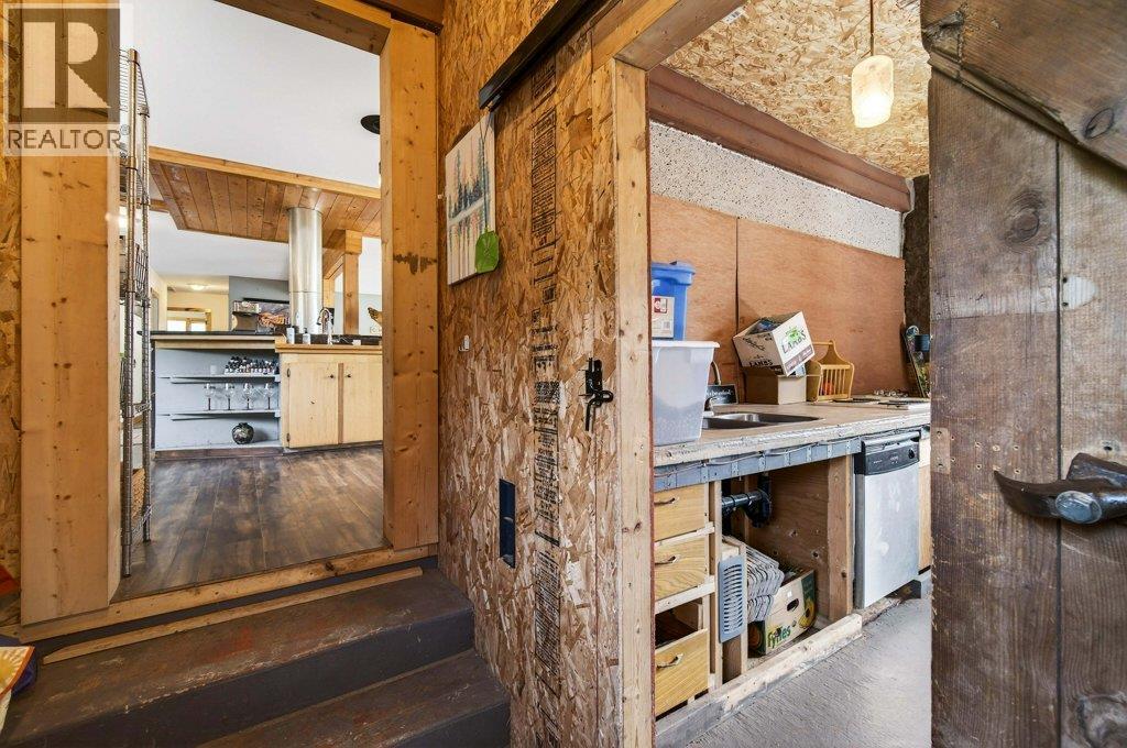 4198 Malakwa Road, Malakwa