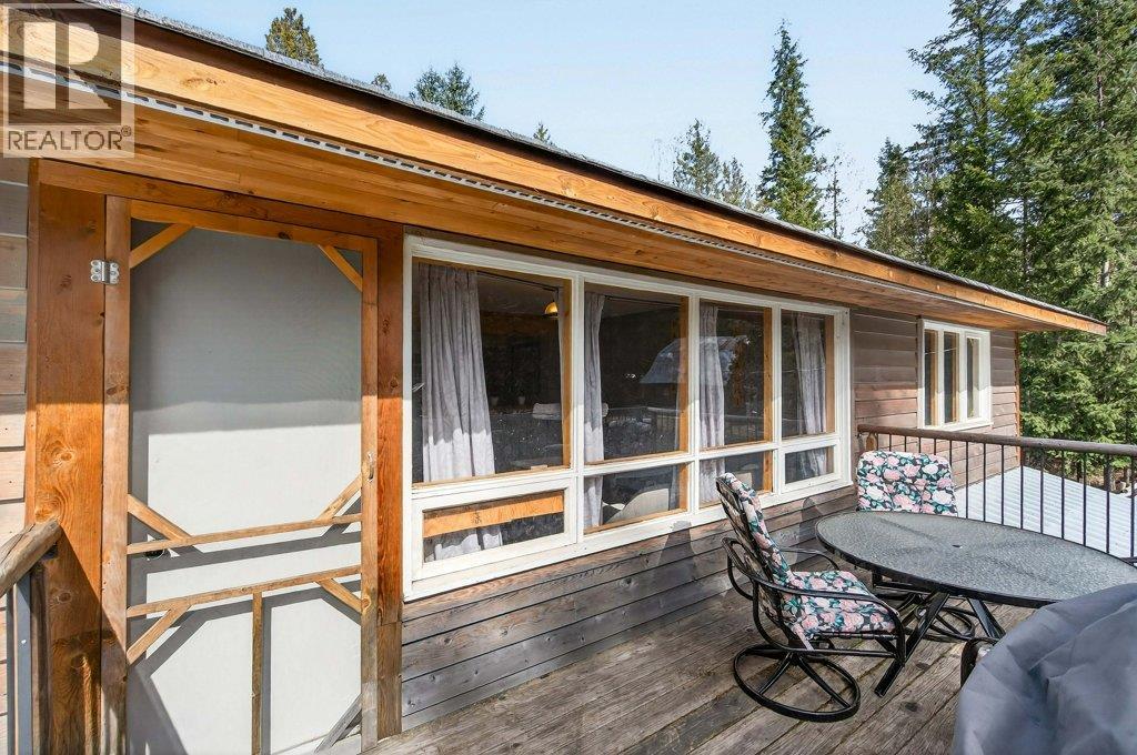 4198 Malakwa Road, Malakwa