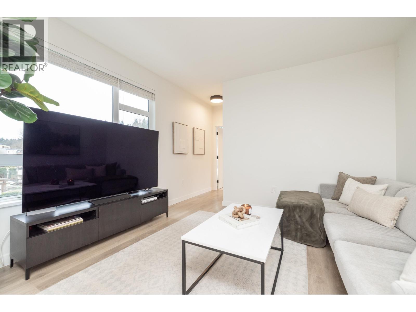 212 3018 ST GEORGE STREET, Port Moody