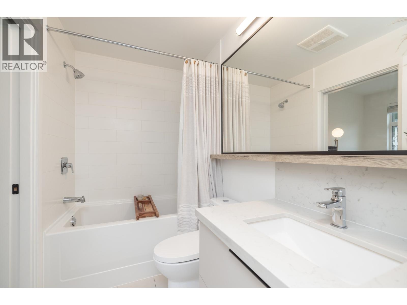 212 3018 ST GEORGE STREET, Port Moody