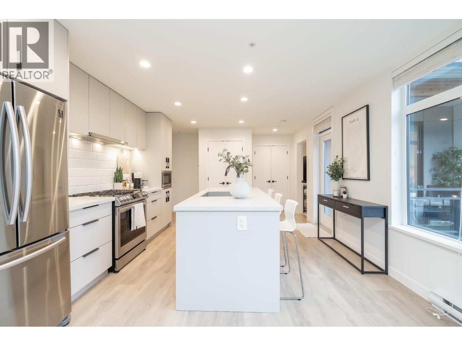 212 3018 ST GEORGE STREET, Port Moody