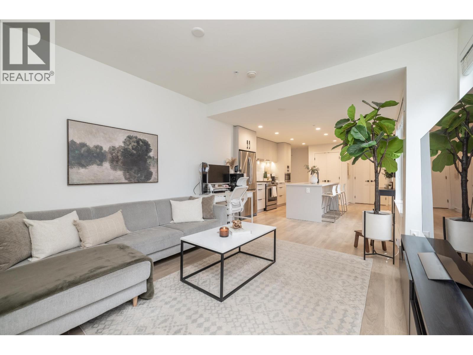 212 3018 ST GEORGE STREET, Port Moody