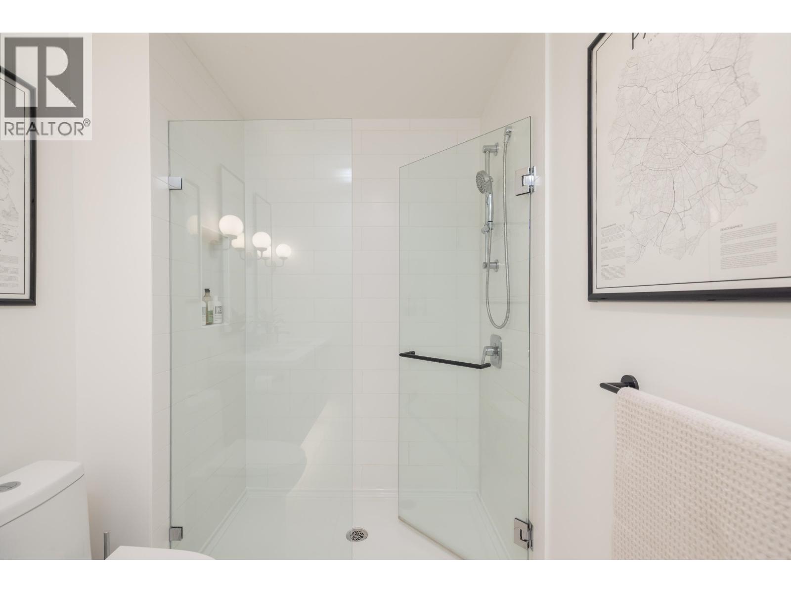 212 3018 ST GEORGE STREET, Port Moody