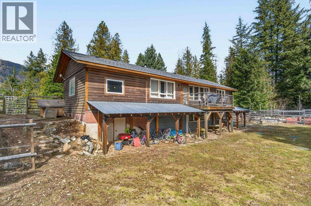 4198 Malakwa Road, Malakwa