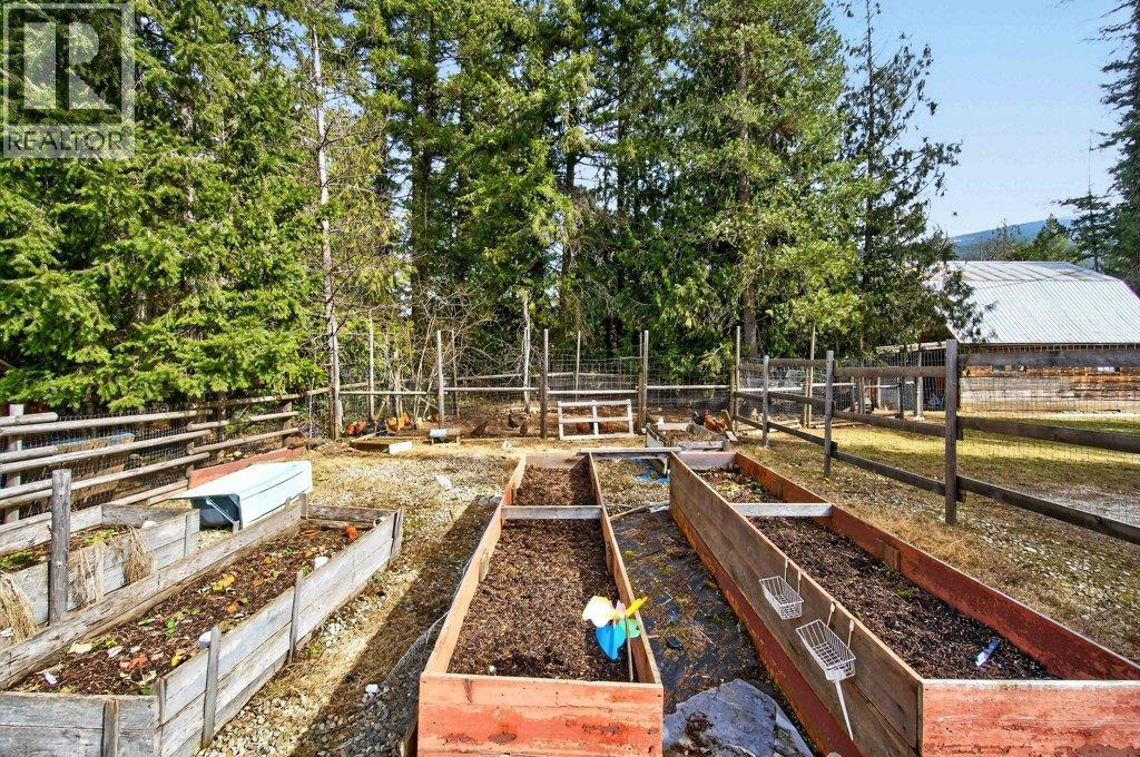 4198 Malakwa Road, Malakwa