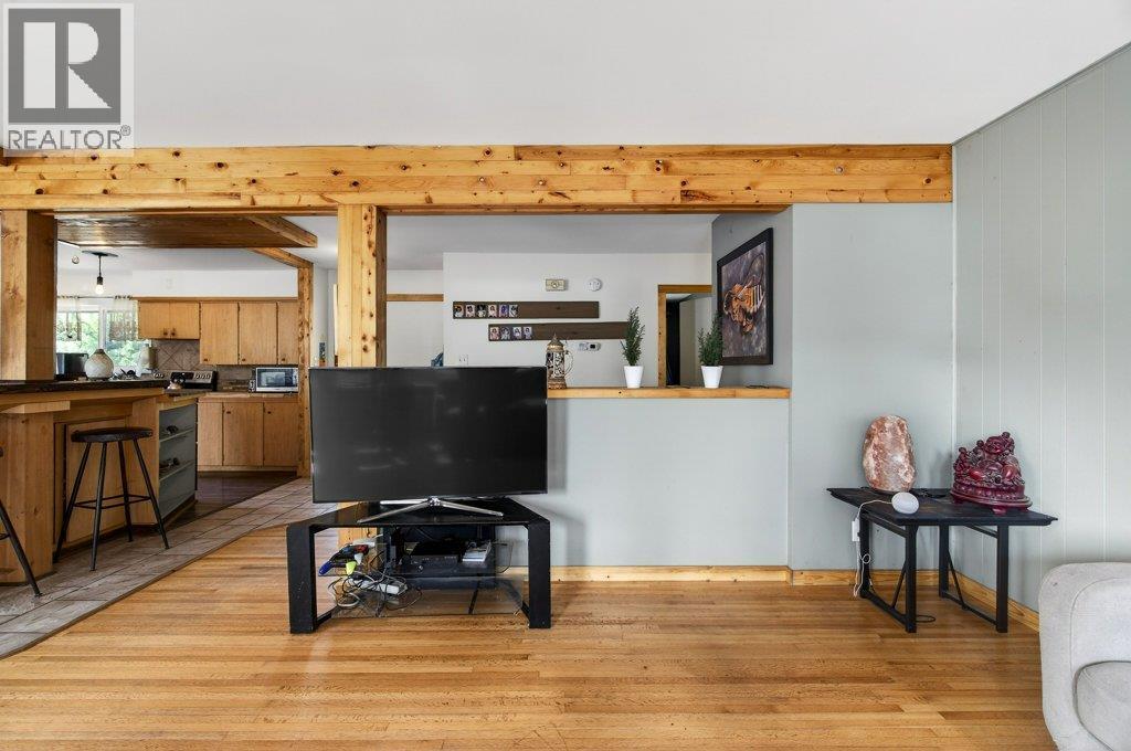 4198 Malakwa Road, Malakwa