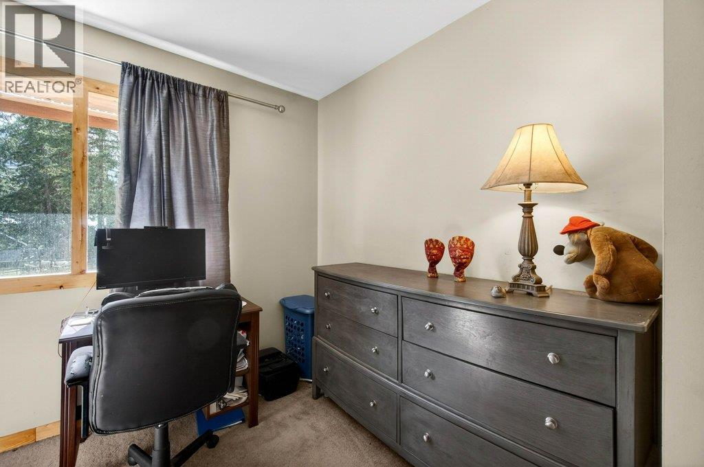 4198 Malakwa Road, Malakwa