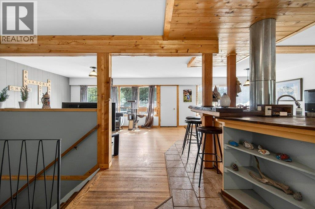 4198 Malakwa Road, Malakwa