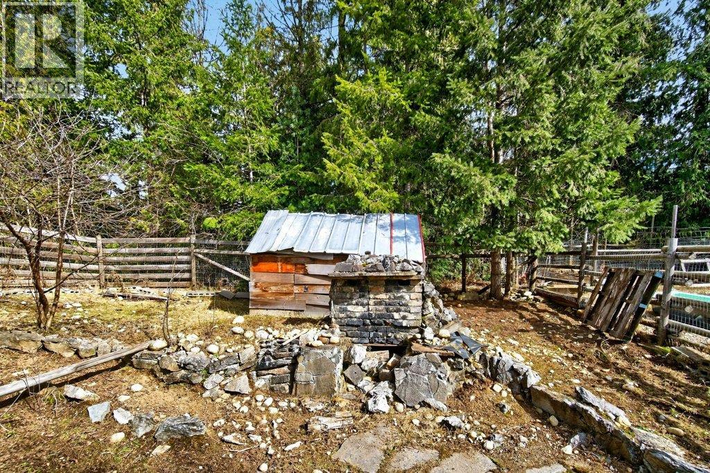 4198 Malakwa Road, Malakwa